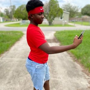 Meet your Posher, Lenell